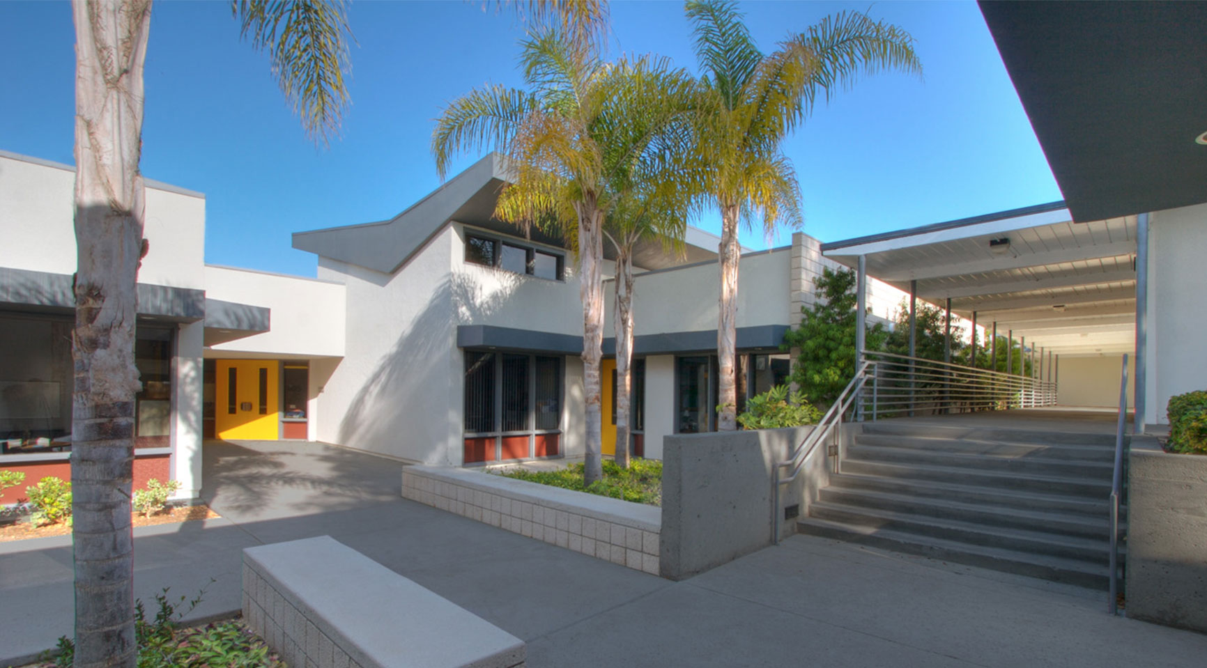 El Morro Elementary School Courtyard