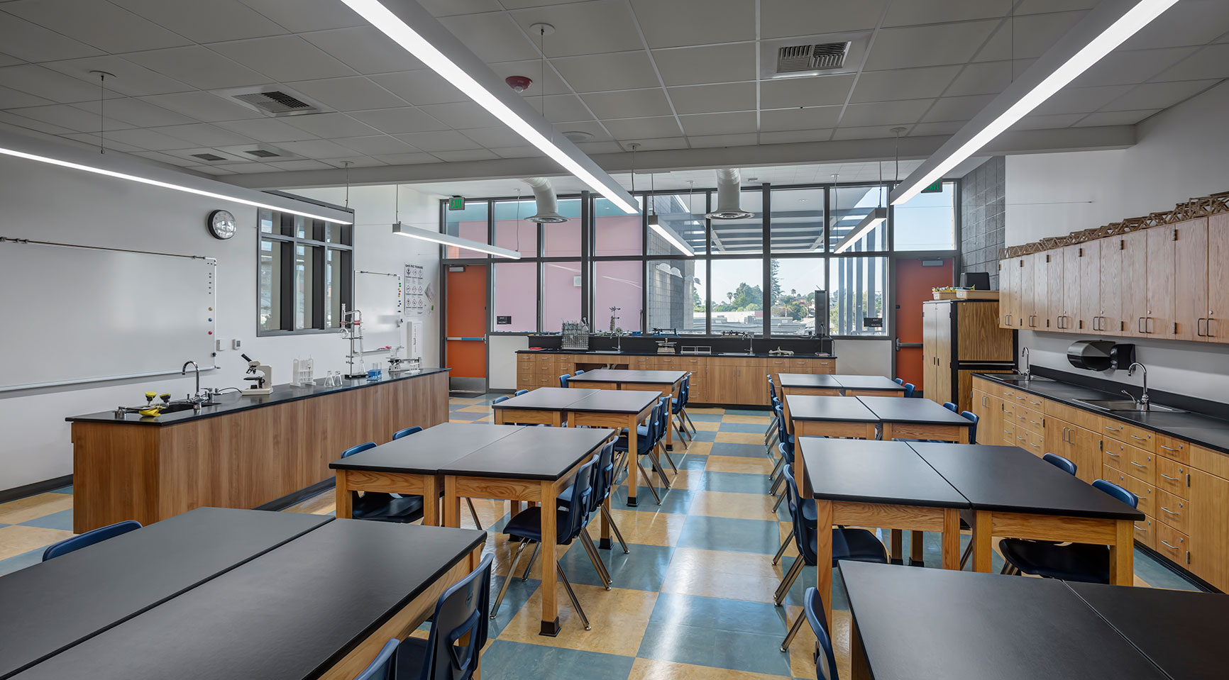 Science Lab Longfellow Spanish School