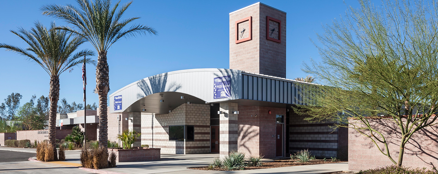 Pinacate Middle School Architecture